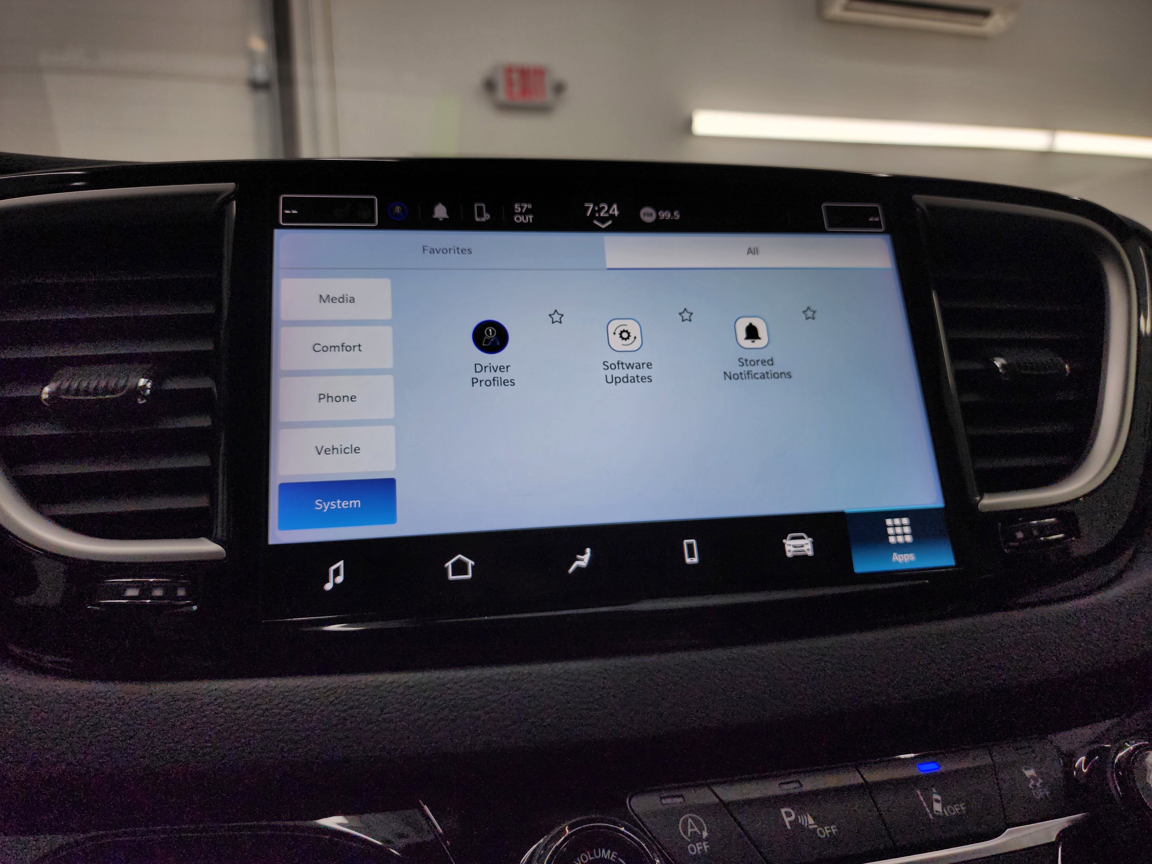 Used 2024 Chrysler Pacifica Touring-L image 59