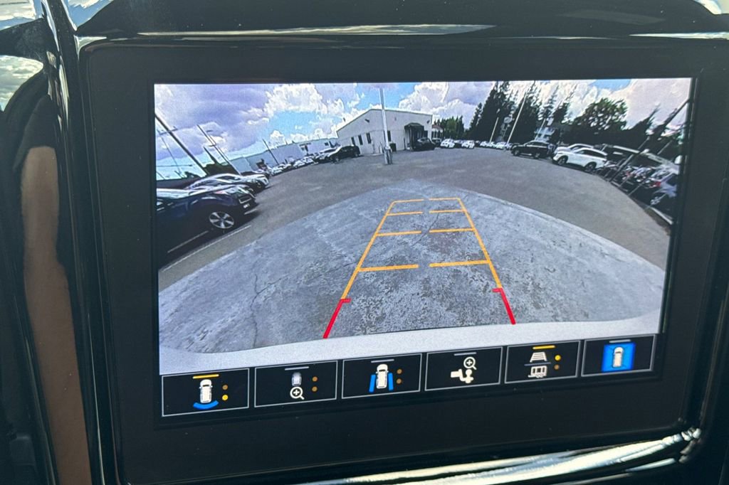 Used 2023 Chevrolet Traverse Premier w/ Redline Edition AWD/4WD image 18