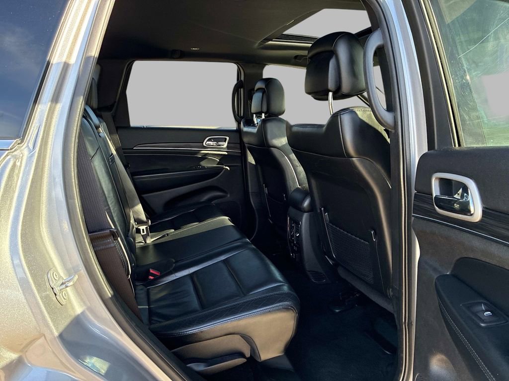 Used 2020 Jeep Grand Cherokee Limited AWD/4WD image 10