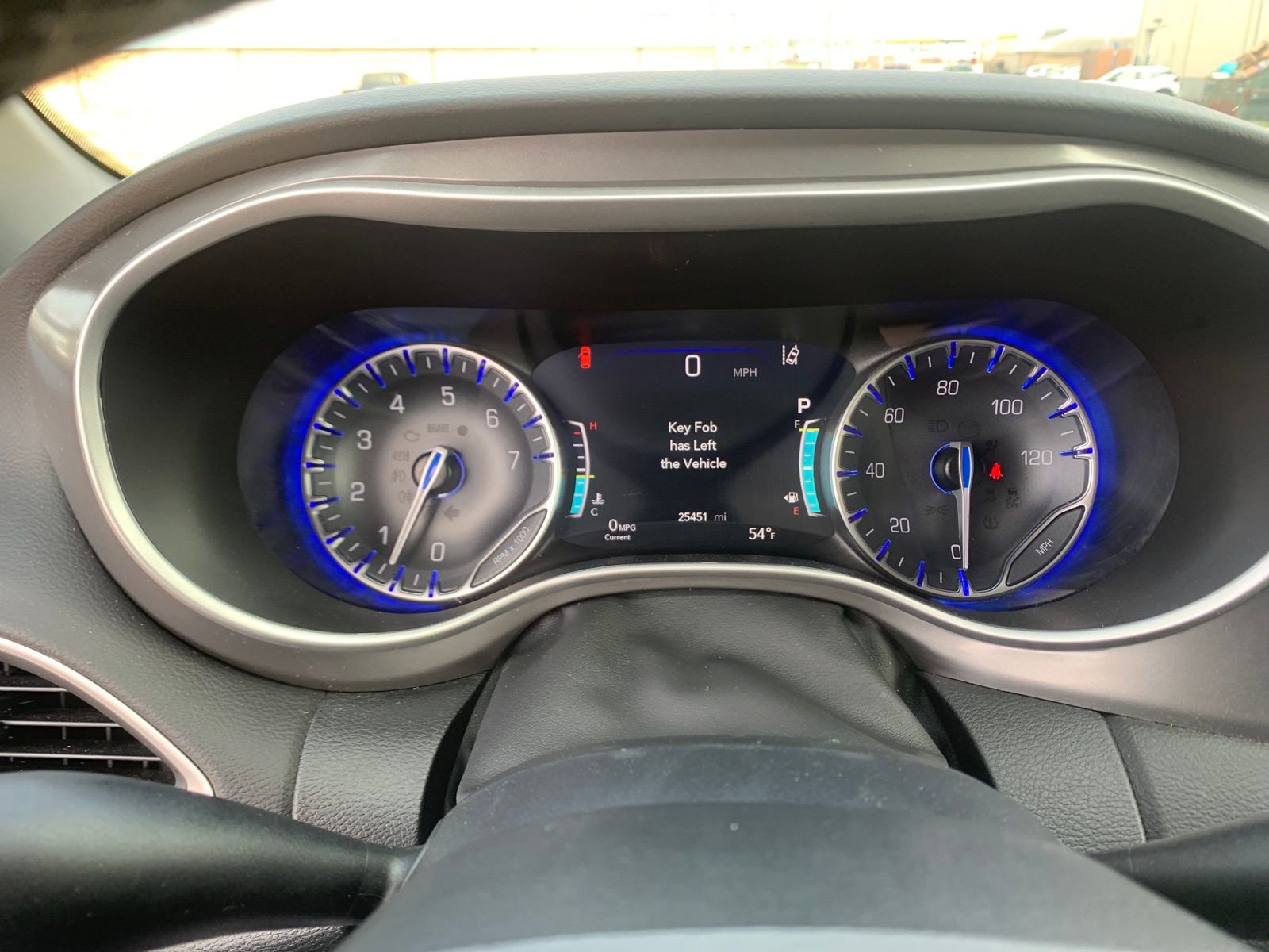 Used 2025 Chrysler Pacifica Select image 16