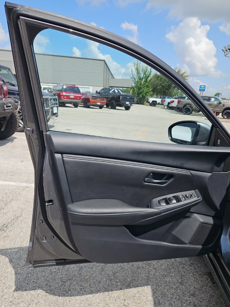 Used 2025 Nissan Sentra S FWD image 10