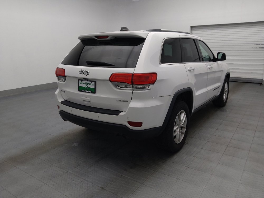 Used 2018 Jeep Grand Cherokee Laredo AWD/4WD image 9