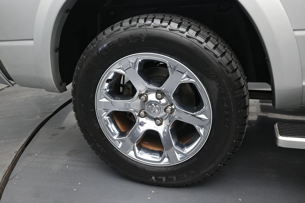 Used 2018 RAM 1500 Laramie RWD image 35