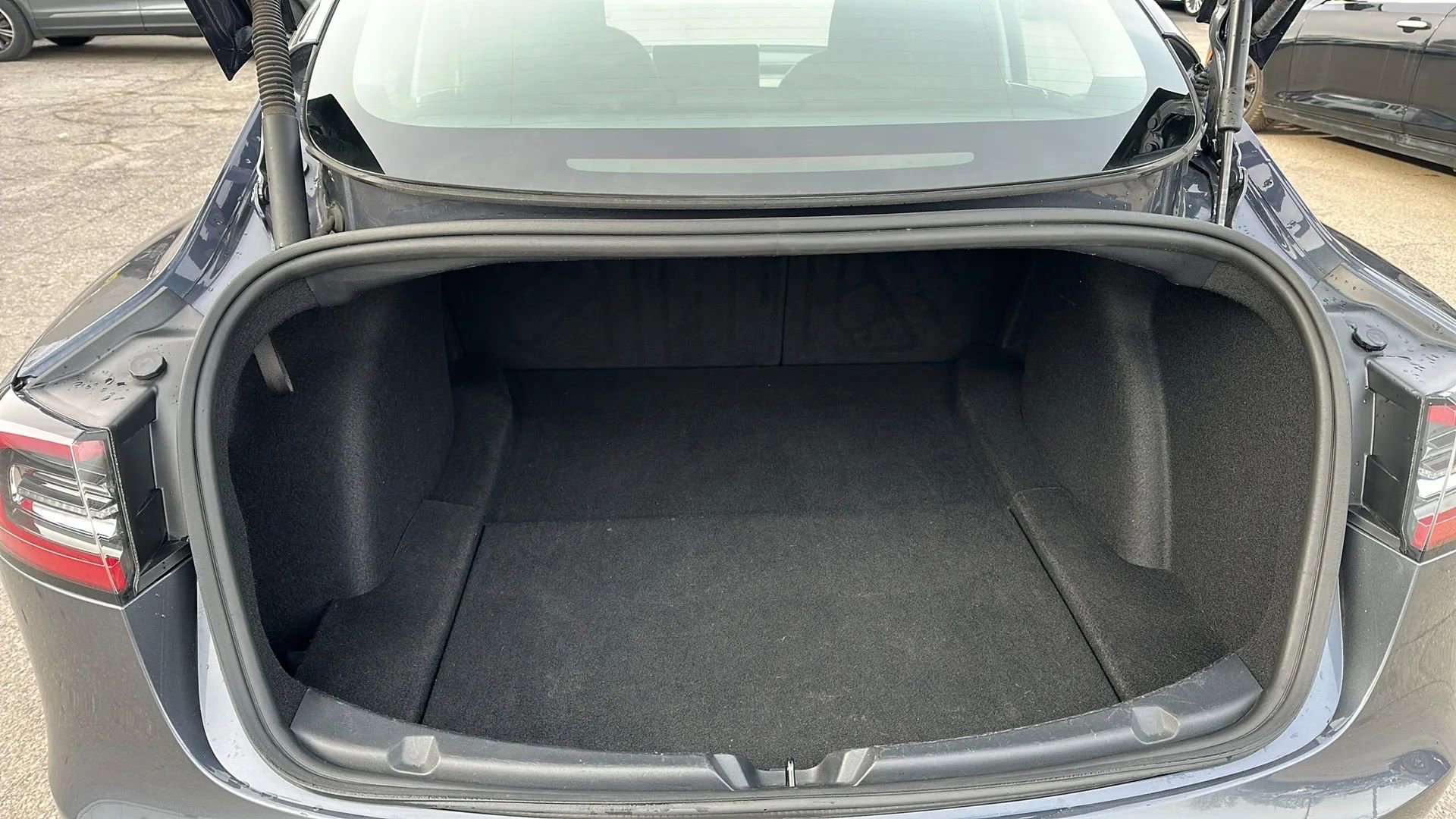 Used 2023 Tesla Model 3 Standard Range image 12