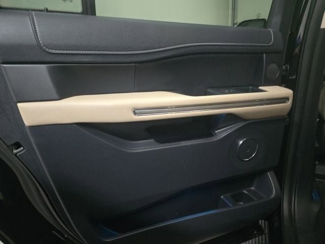 Used 2024 Ford Expedition Max Limited AWD/4WD image 16