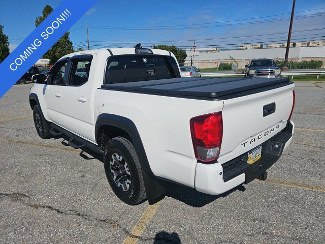 Used 2017 Toyota Tacoma TRD Off-Road w/ Premium & Technology Package AWD/4WD image 6