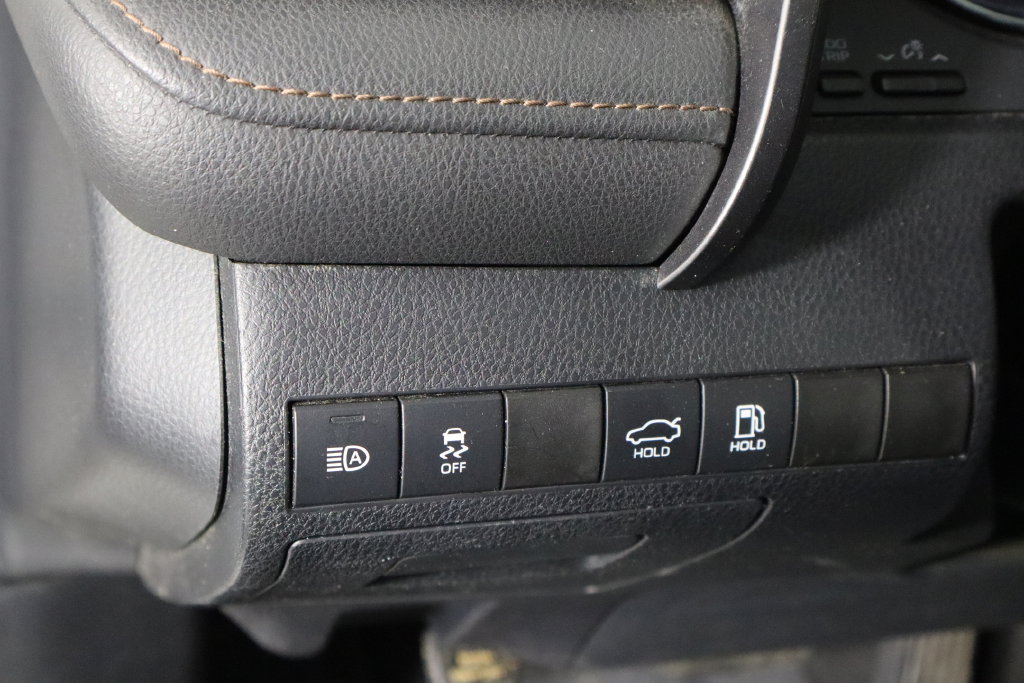 Used 2019 Toyota Camry LE FWD image 14