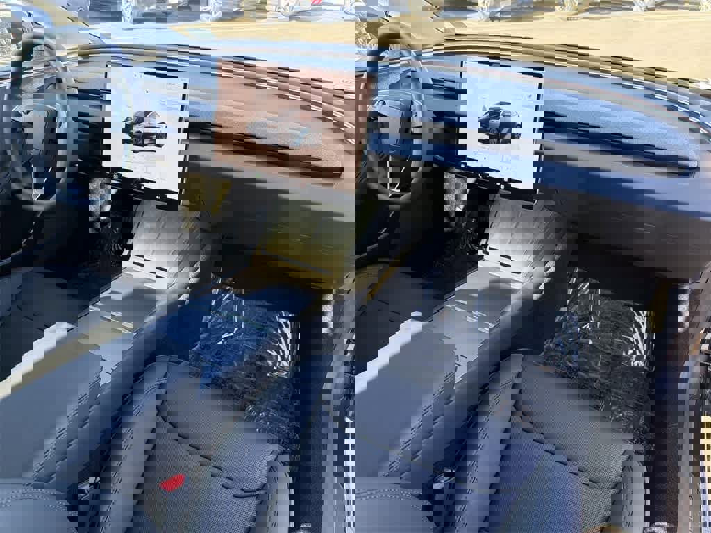 Used 2024 Tesla Model 3 Standard Range image 42