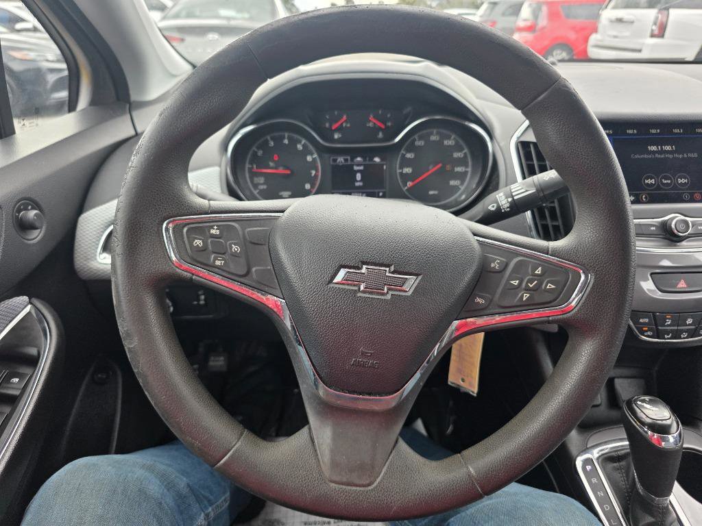 Used 2019 Chevrolet Cruze LT w/ RS Package image 13