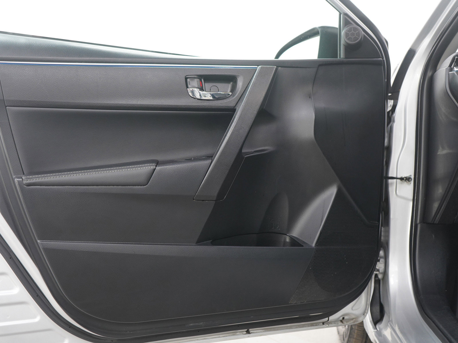 Used 2014 Toyota Corolla S image 16