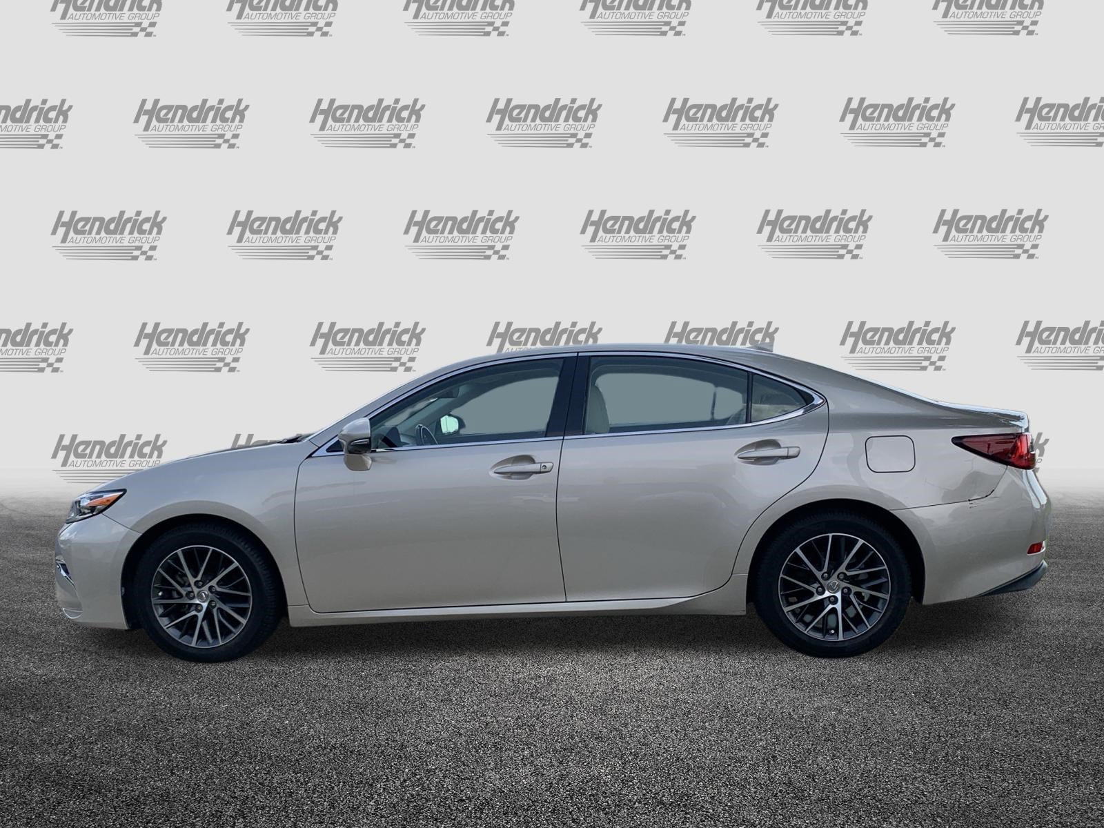 Used 2016 Lexus ES 350 w/ Luxury Package w/Wood Trim FWD image 7
