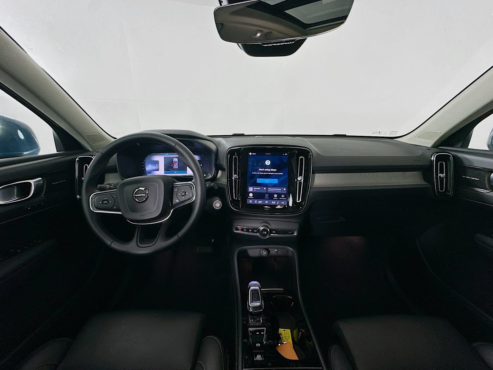 Used 2025 Volvo XC40 B5 Ultra w/ Climate Package AWD/4WD image 14