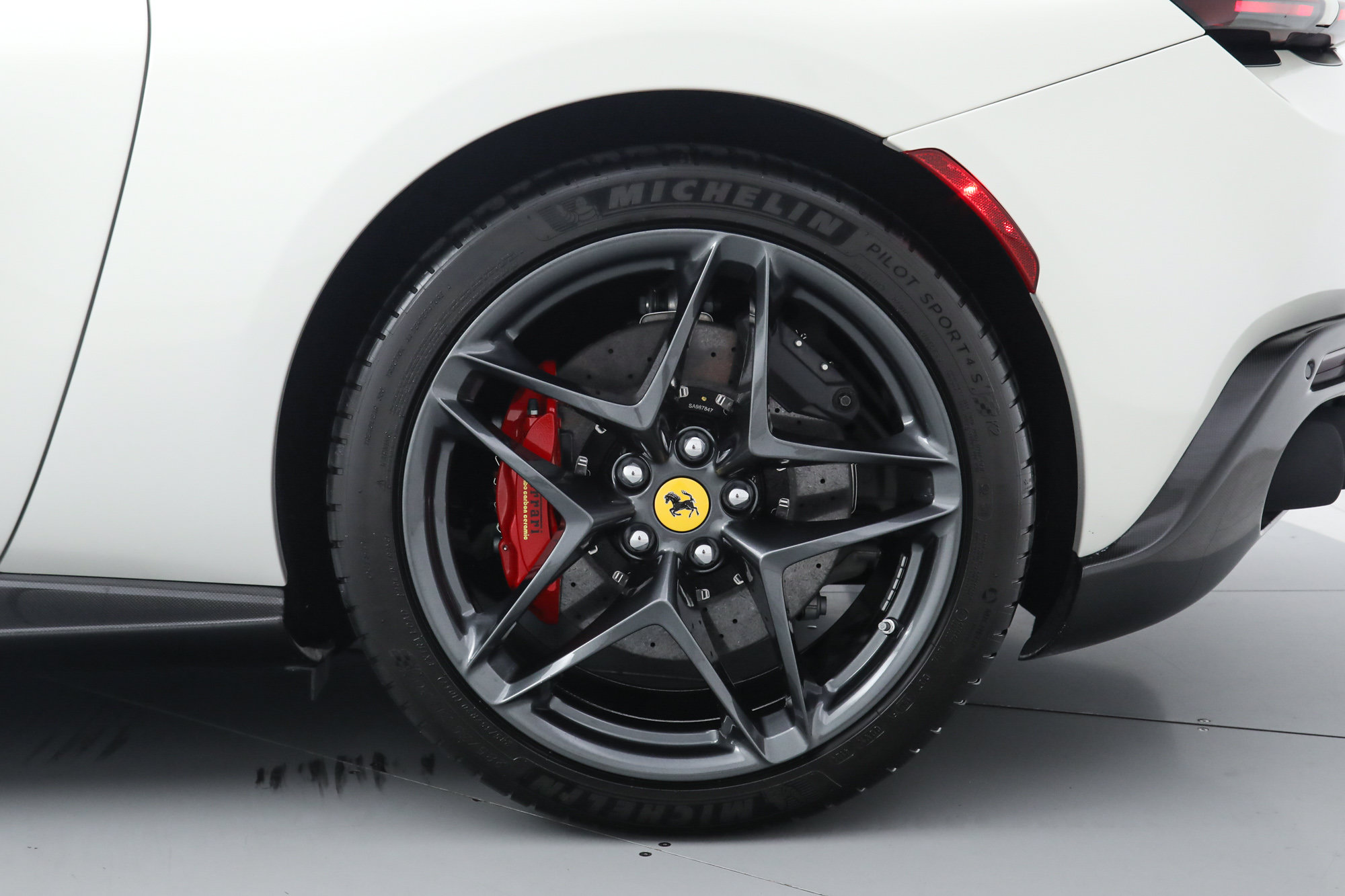 Certified 2025 Ferrari Roma Spider RWD image 42