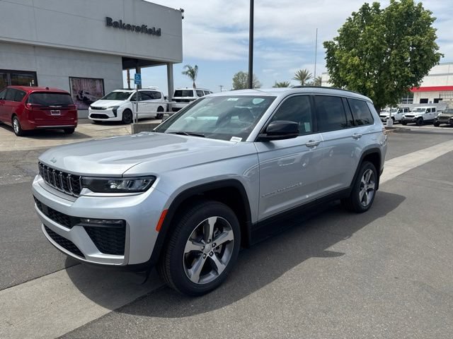 New 2026 Jeep Grand Cherokee L Limited w/ Trailer Tow Package AWD/4WD image 1