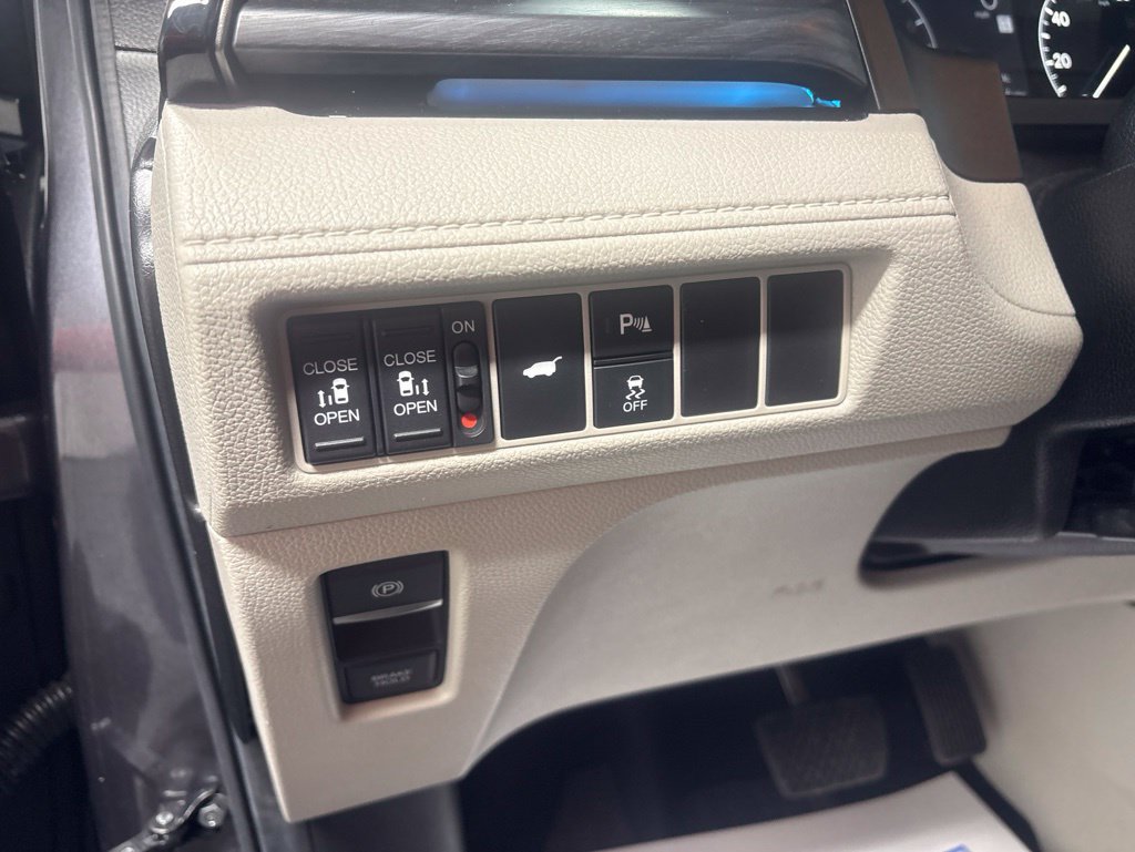 Used 2025 Honda Odyssey Elite image 15