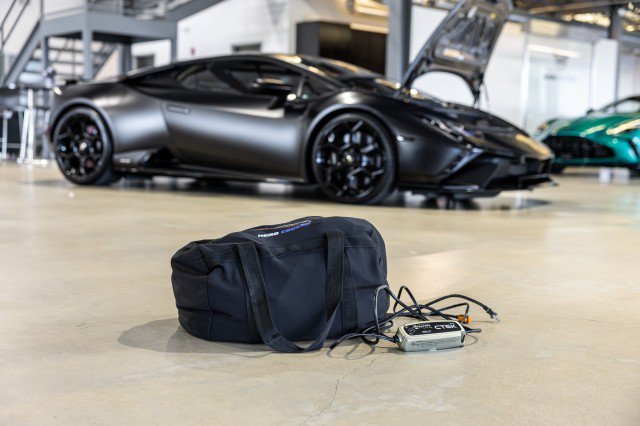 Used 2023 Lamborghini Huracan Tecnica RWD image 25