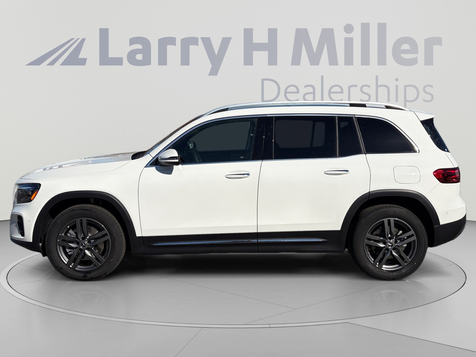 New 2026 Mercedes-Benz GLB 250 4MATIC image 2