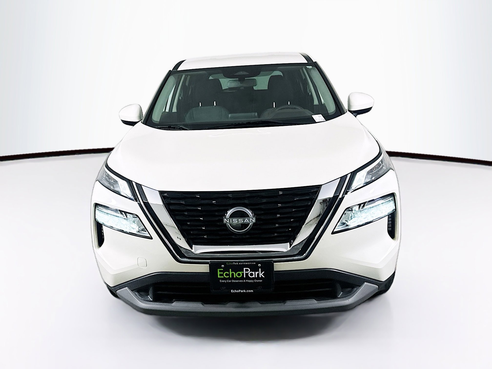 Used 2023 Nissan Rogue SV FWD image 2