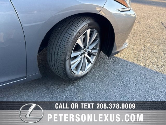 Used 2021 Lexus ES 300h w/ Accessory Package FWD image 11