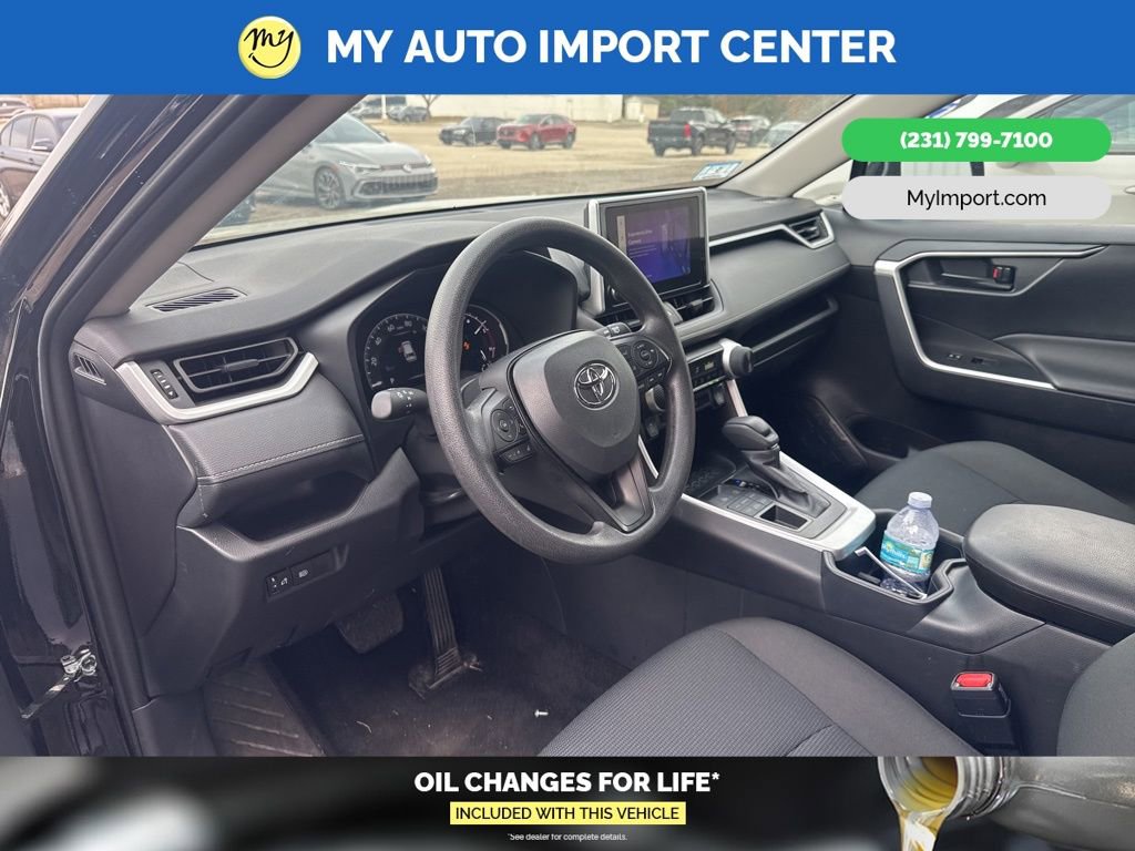 Used 2025 Toyota RAV4 LE image 8