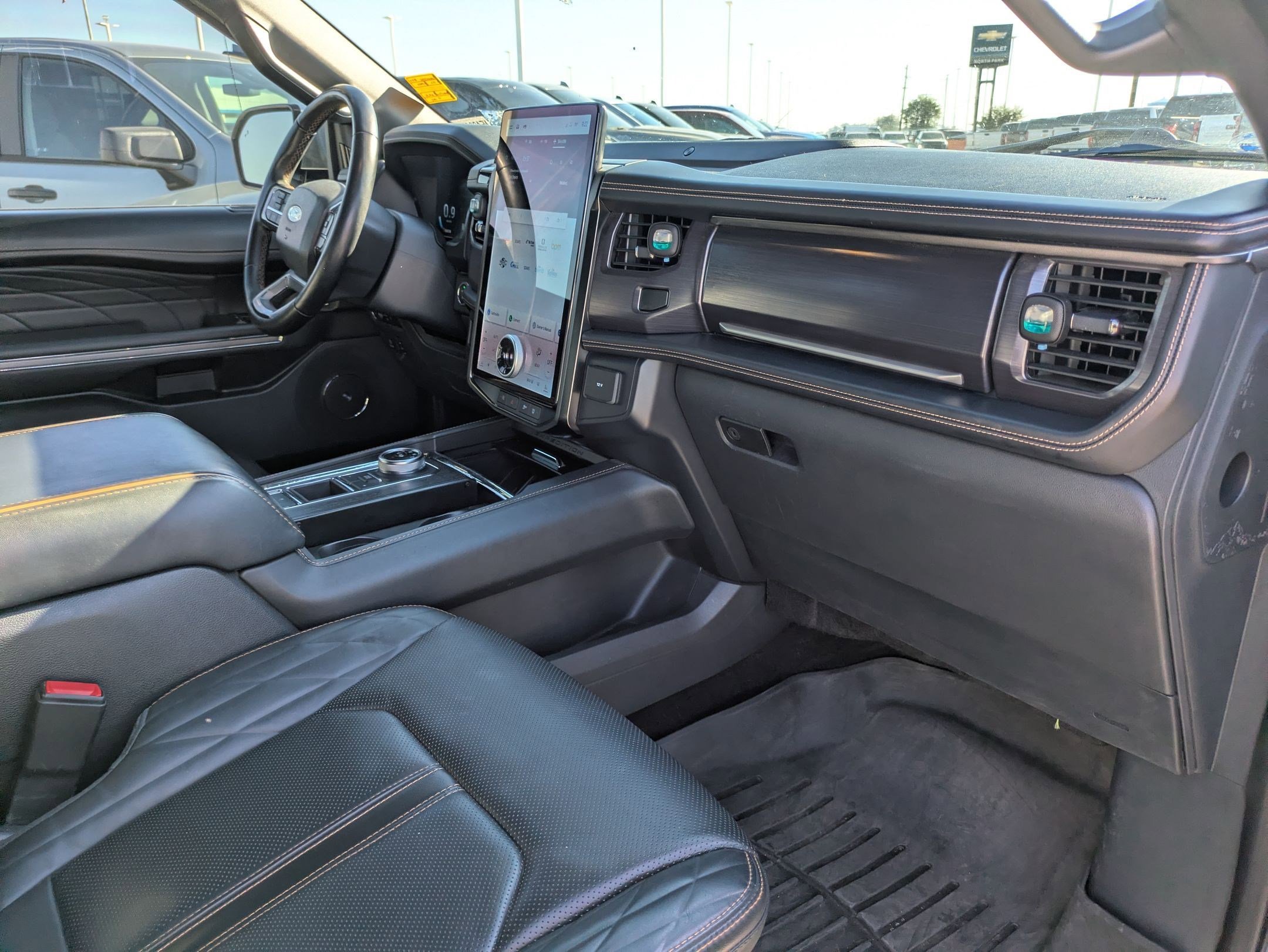 Used 2022 Ford Expedition Platinum image 28