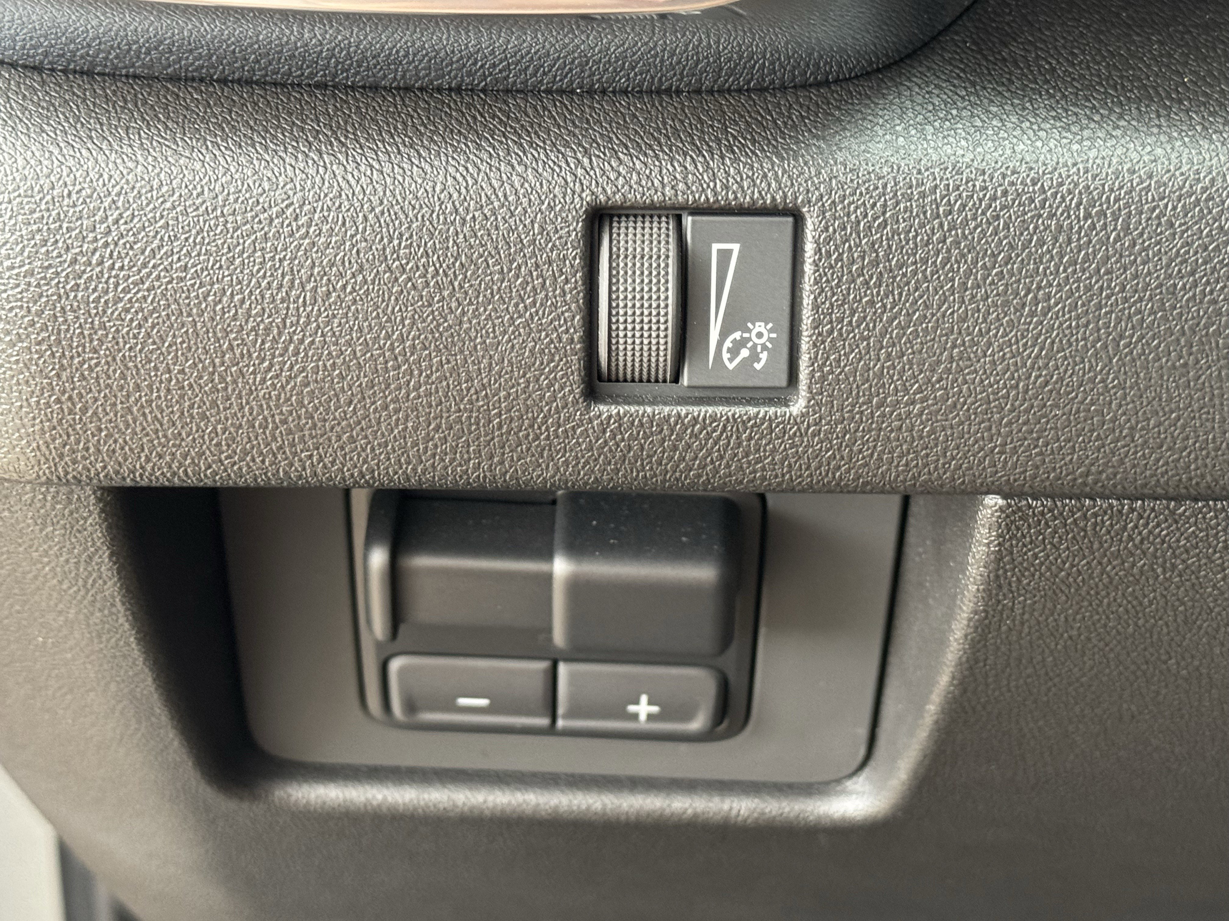 Used 2025 GMC Canyon Elevation w/ Convenience Package image 27