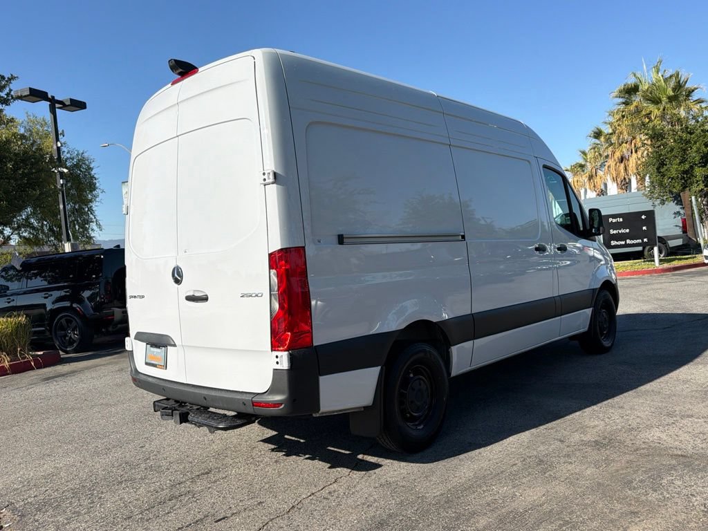 Used 2025 Mercedes-Benz Sprinter 2500 image 6