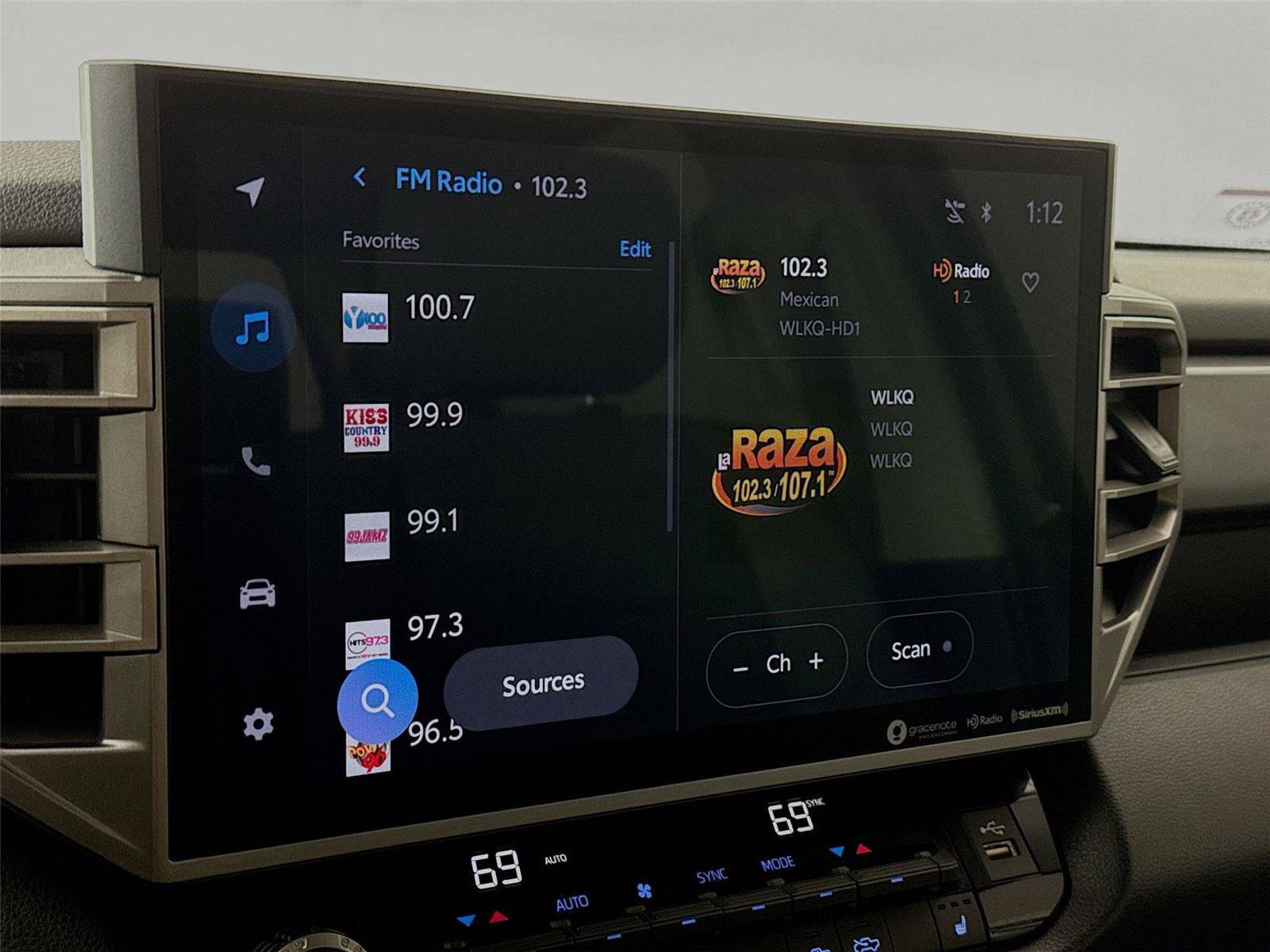 Used 2022 Toyota Tundra SR5 w/ SR5 Premium Package AWD/4WD image 22