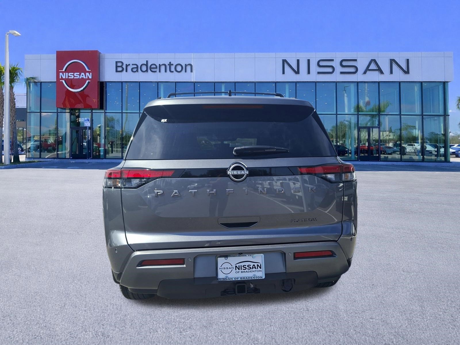 New 2026 Nissan Pathfinder Platinum FWD image 5