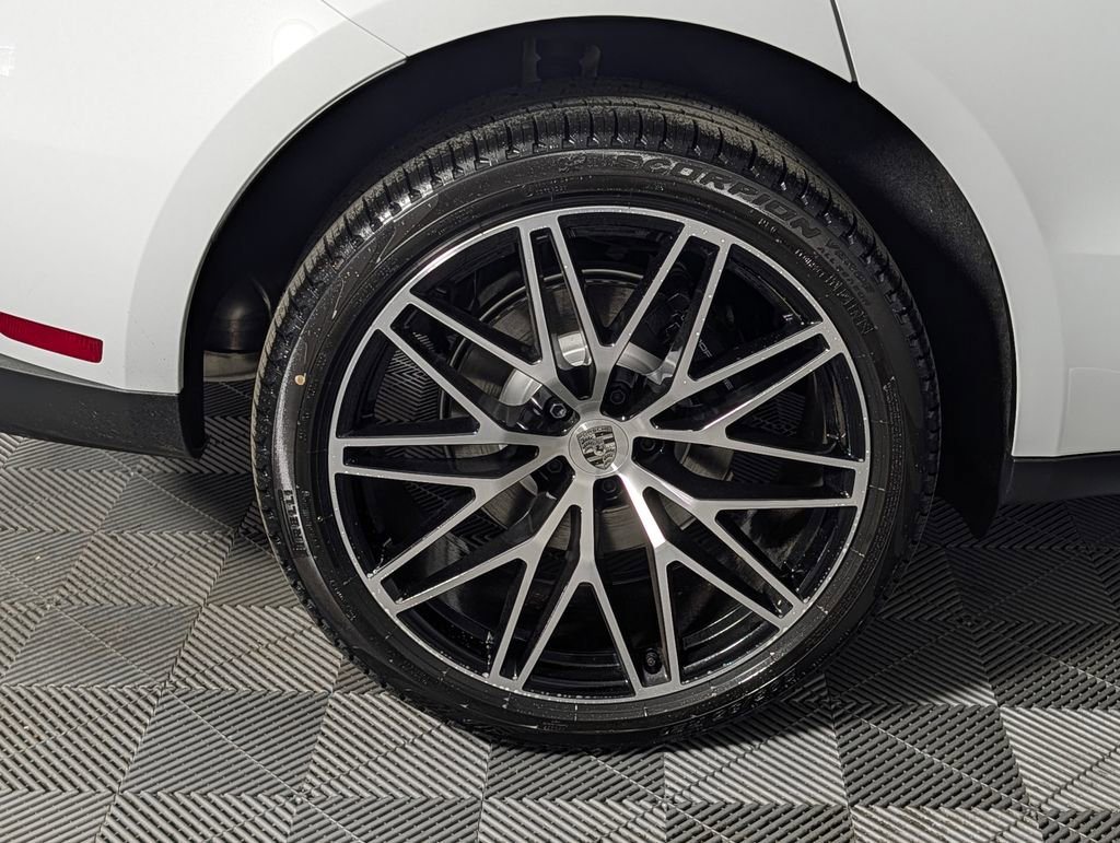 New 2026 Porsche Macan image 13