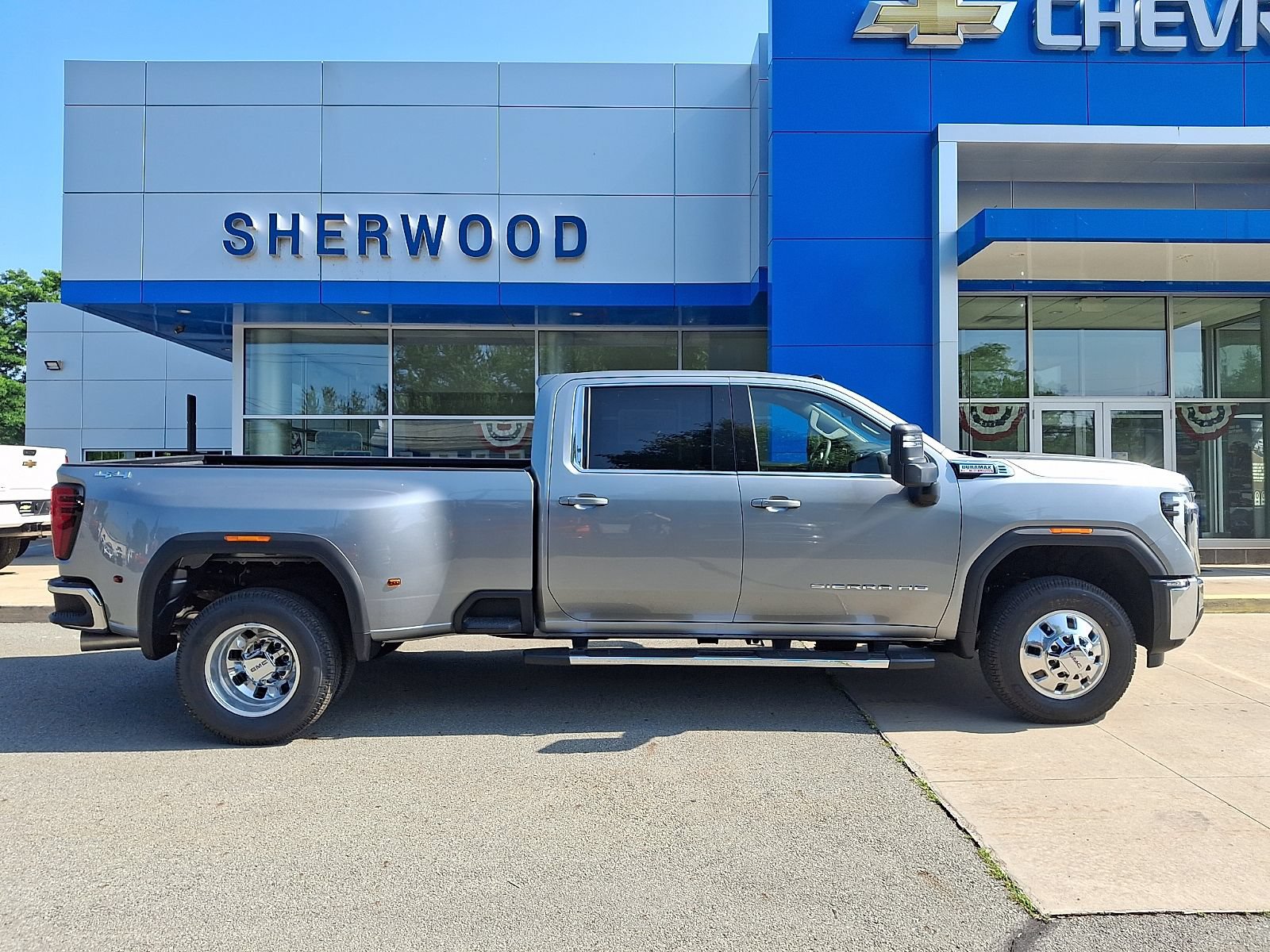 New 2026 GMC Sierra 3500 SLE w/ SLE Value Package AWD/4WD image 7