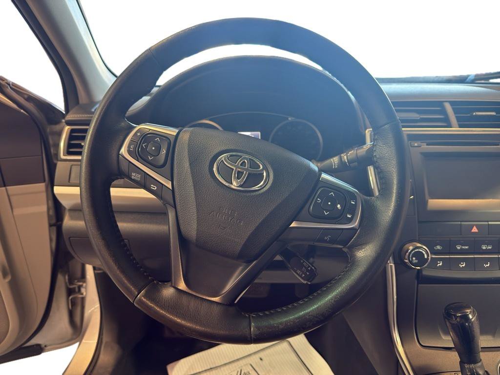 Used 2016 Toyota Camry SE FWD image 17