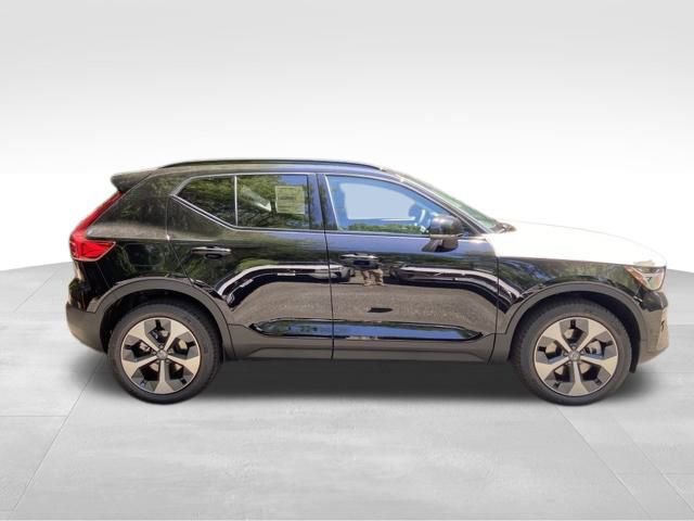 New 2026 Volvo XC40 B5 Plus w/ Protection Package Premier image 8