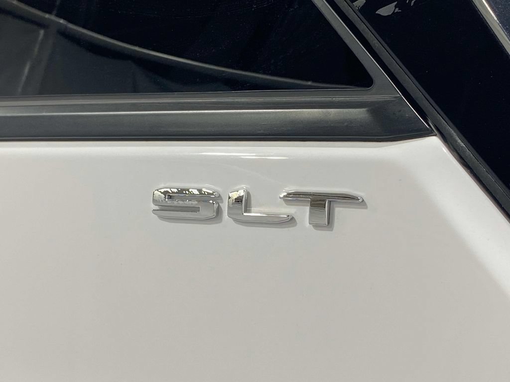 Used 2024 GMC Terrain SLT FWD image 8