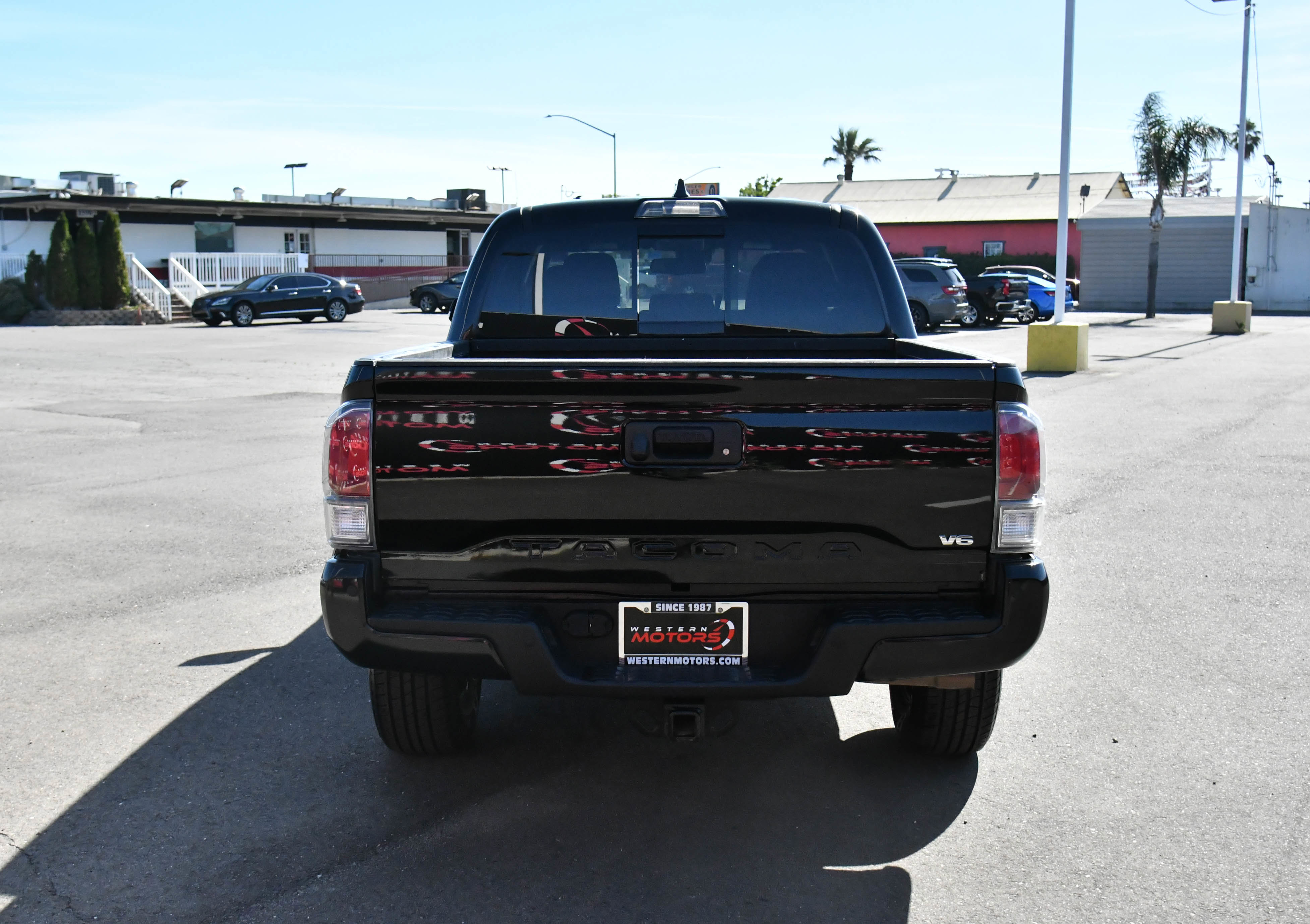 Used 2023 Toyota Tacoma TRD Off-Road w/ Technology Package AWD/4WD image 7