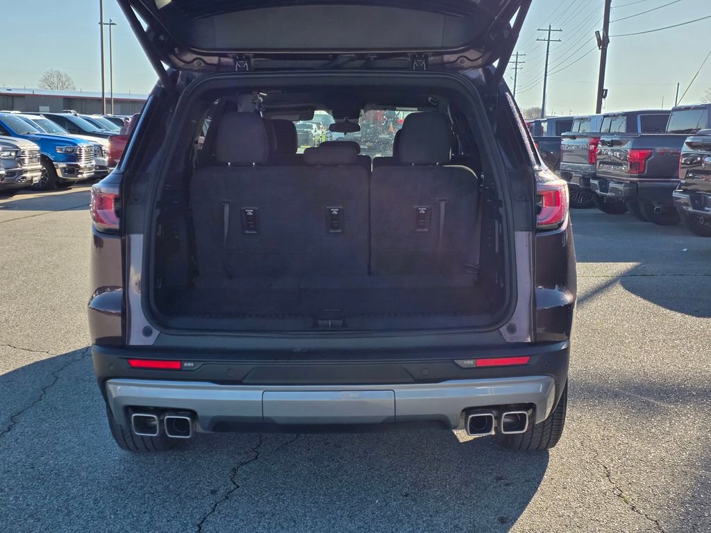Used 2025 GMC Acadia Elevation image 7