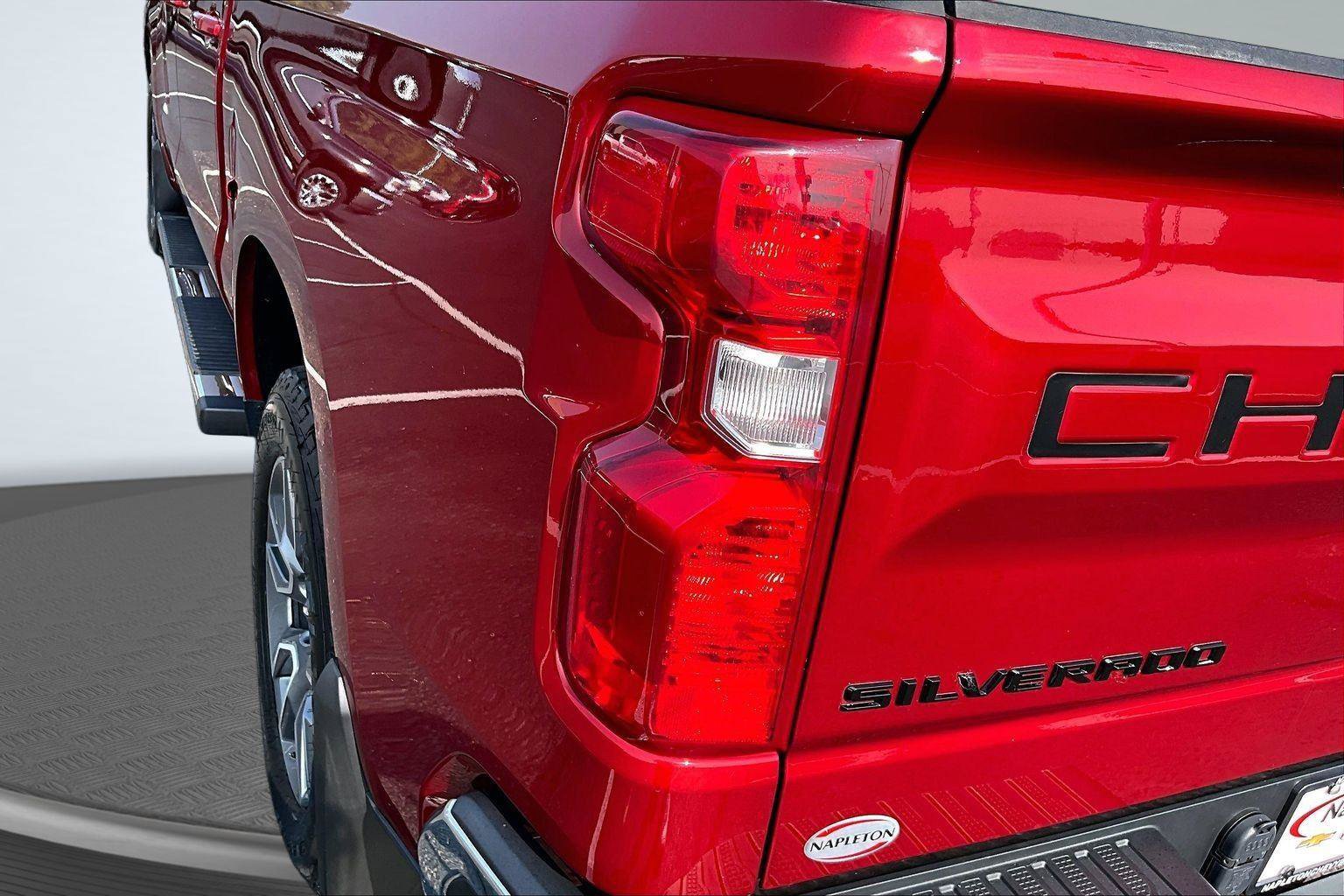 Used 2021 Chevrolet Silverado 1500 LT AWD/4WD image 30