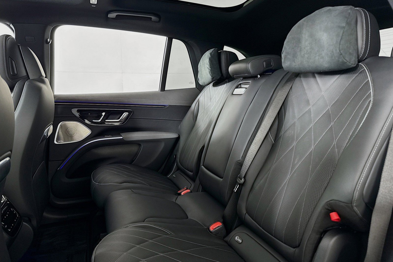 New 2026 Mercedes-Benz EQS 550 4MATIC SUV image 7