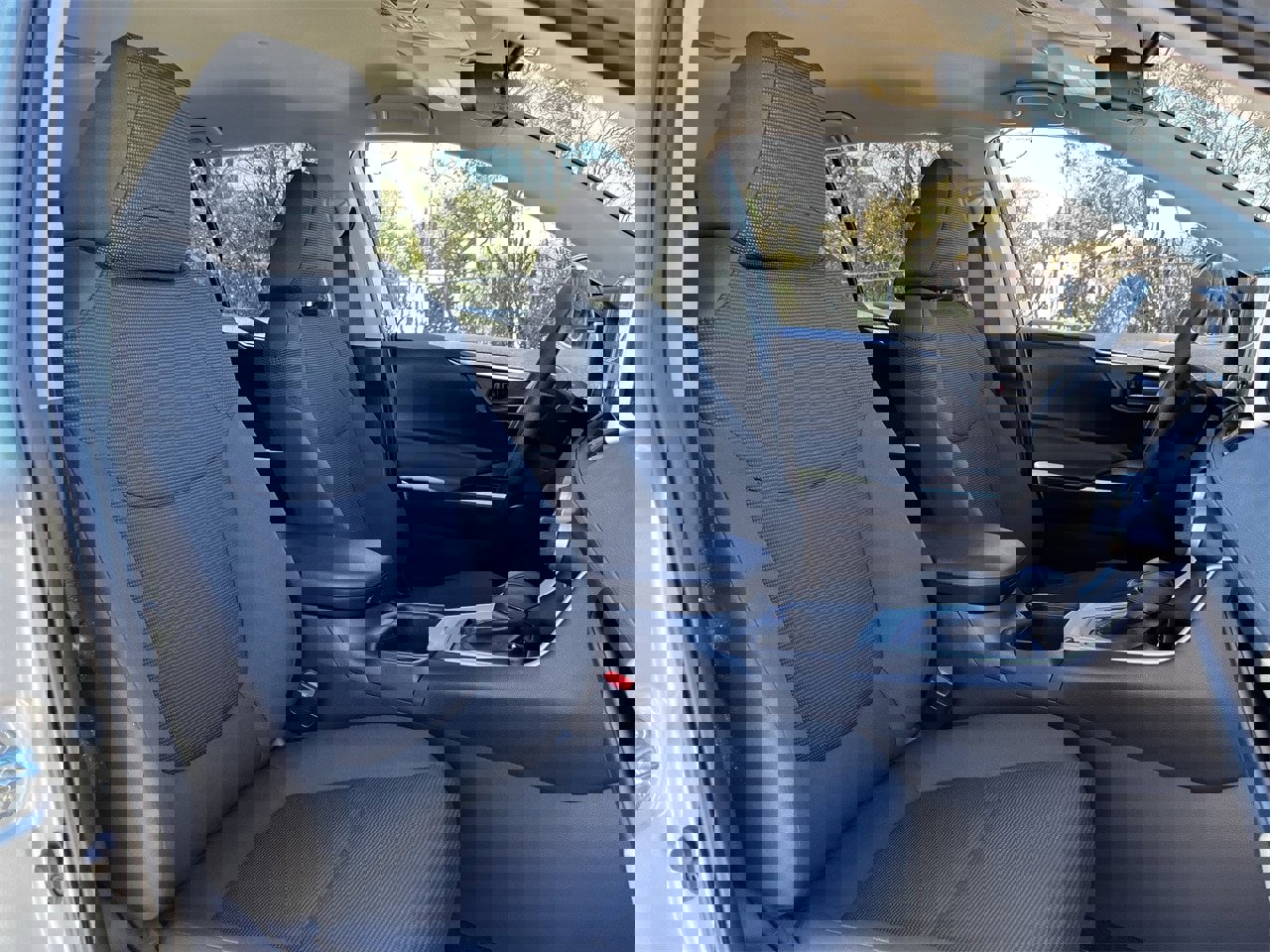 Used 2025 Toyota RAV4 LE image 25