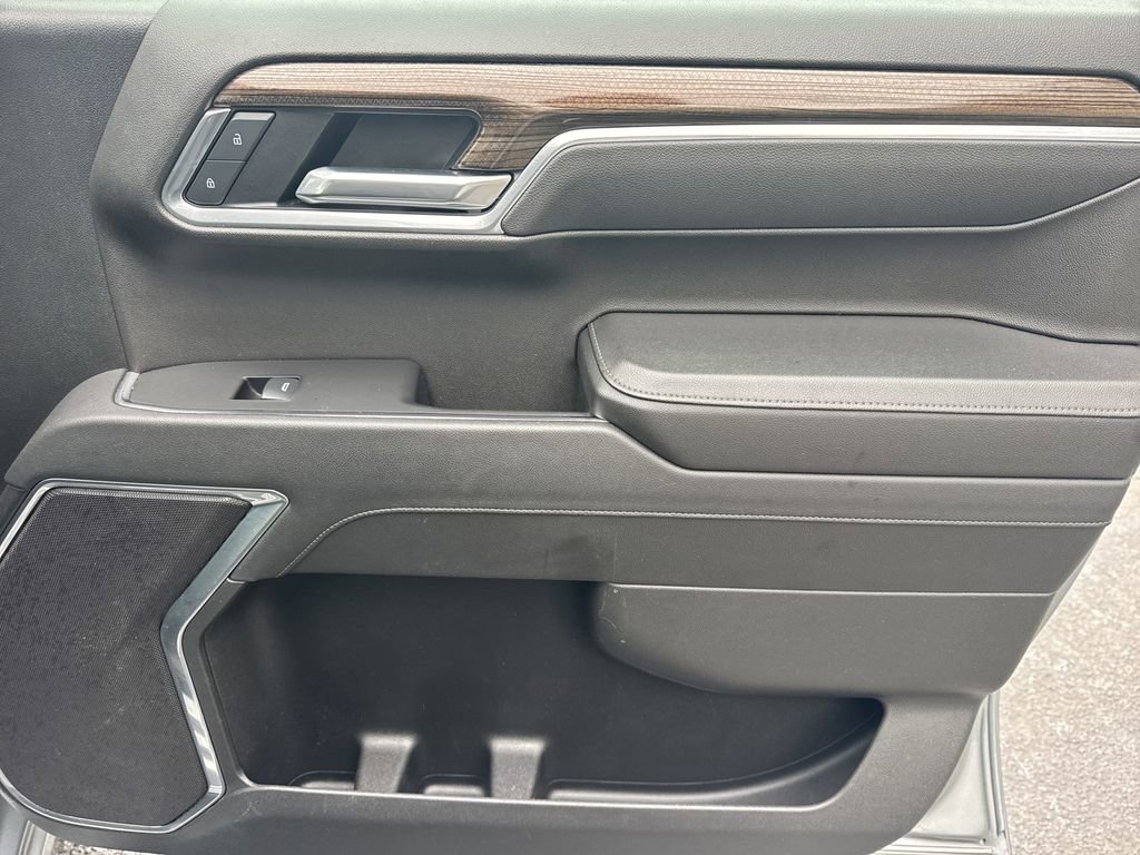 Used 2025 Chevrolet Silverado 1500 LT image 14