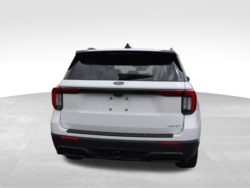 Used 2025 Ford Explorer ST-Line w/ ST-Line Street Pack image 14