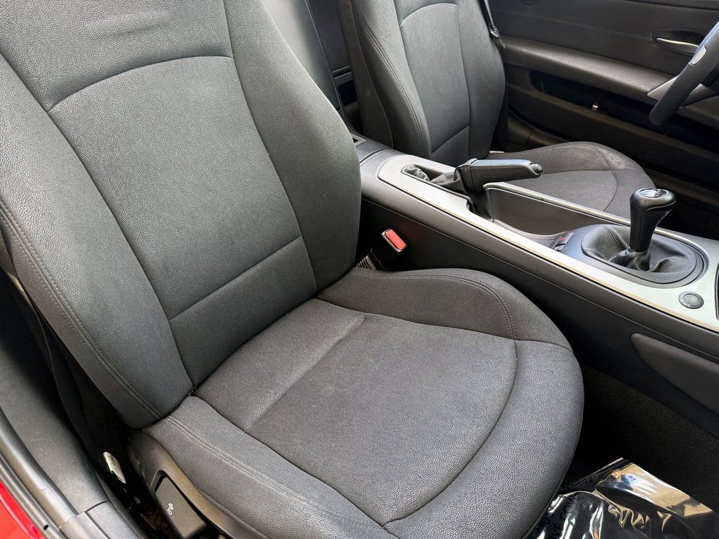 Used 2005 BMW Z4 2.5i image 14