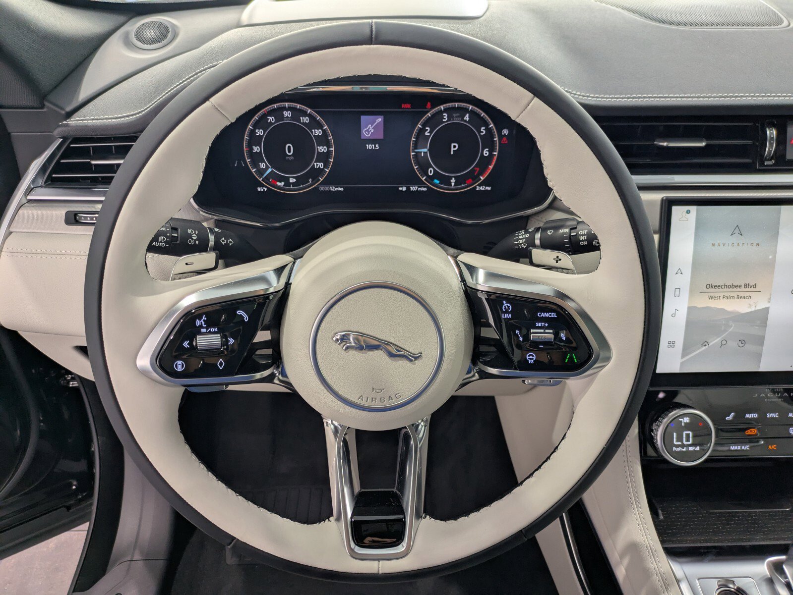 New 2026 Jaguar F-PACE R-Dynamic S image 14