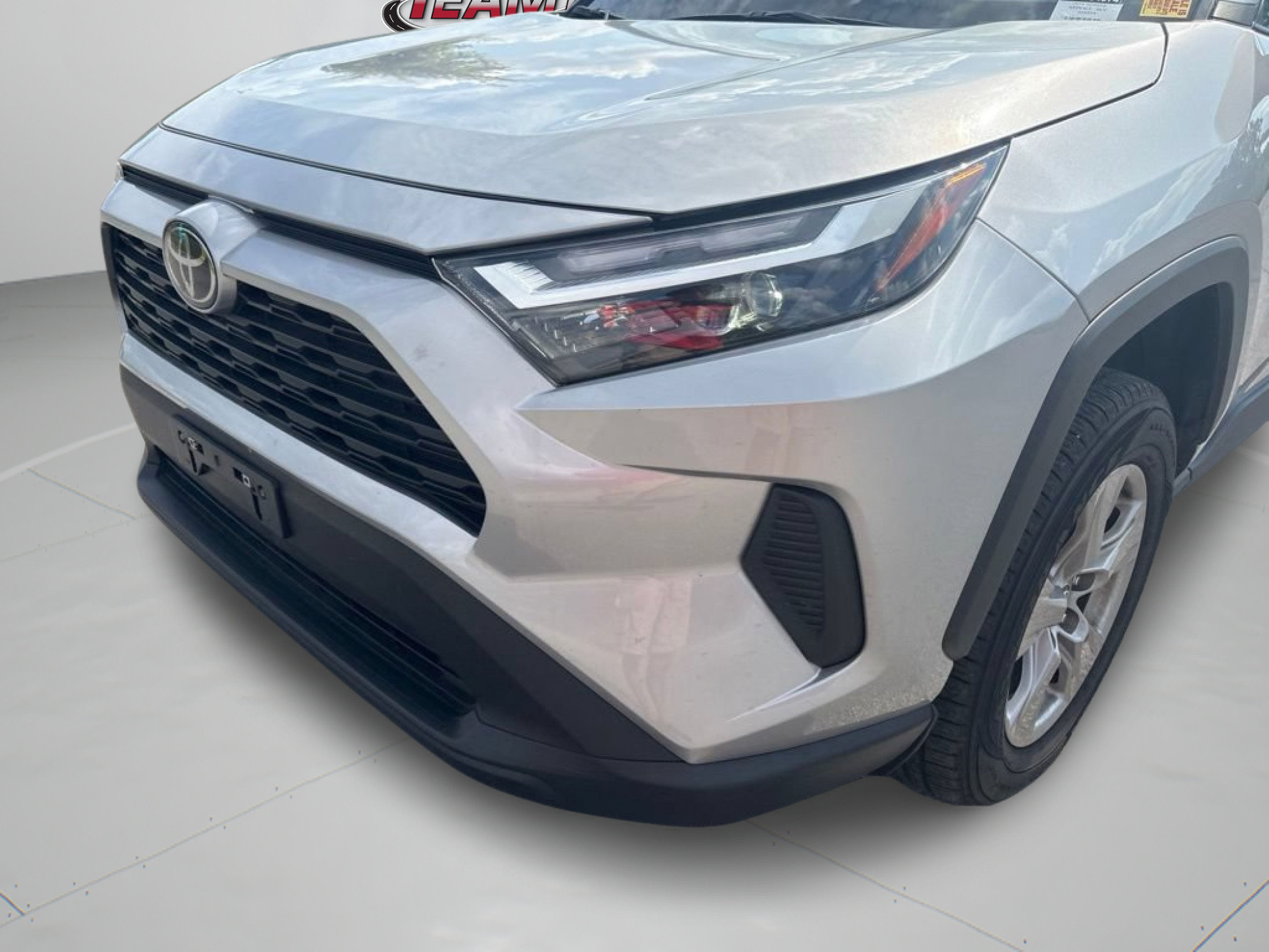 Used 2024 Toyota RAV4 XLE FWD image 28