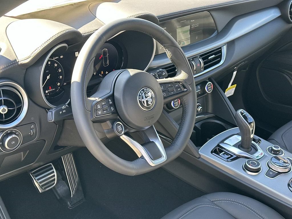 New 2026 Alfa Romeo Stelvio Sprint AWD/4WD image 2