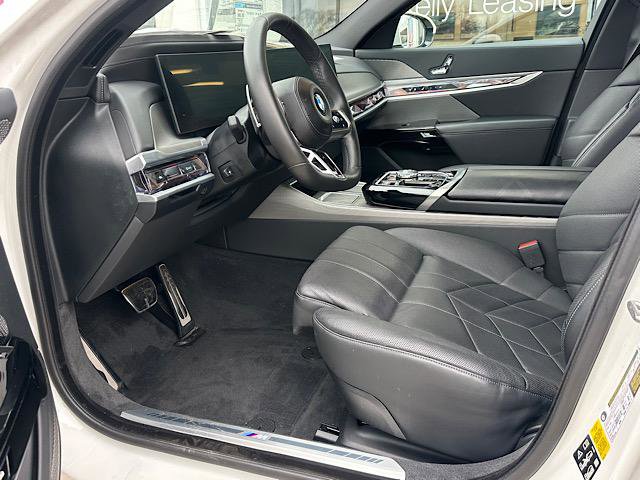 Certified 2023 BMW 760i xDrive image 17