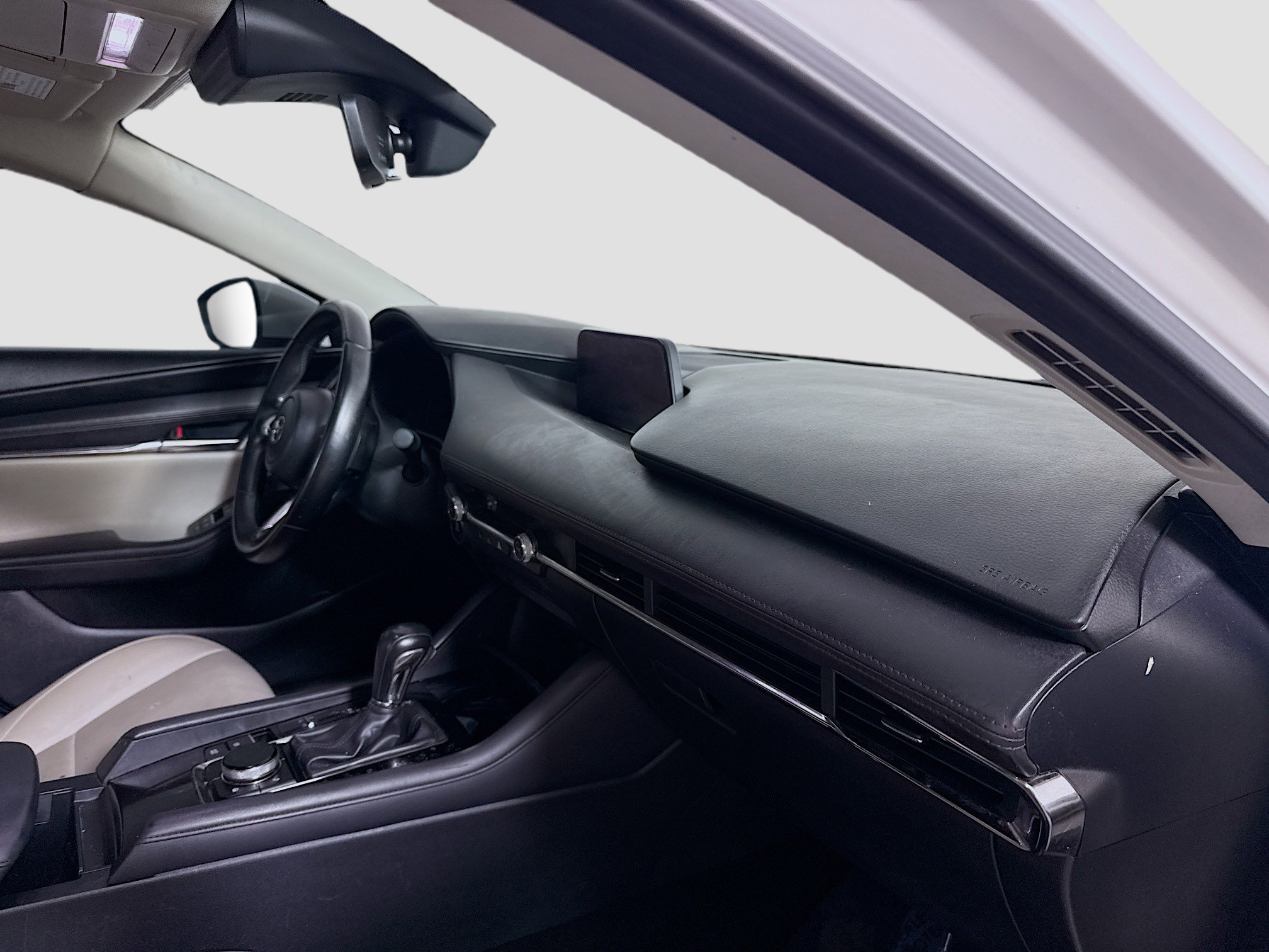 Used 2019 MAZDA MAZDA3 Sedan w/ Preferred Package image 29