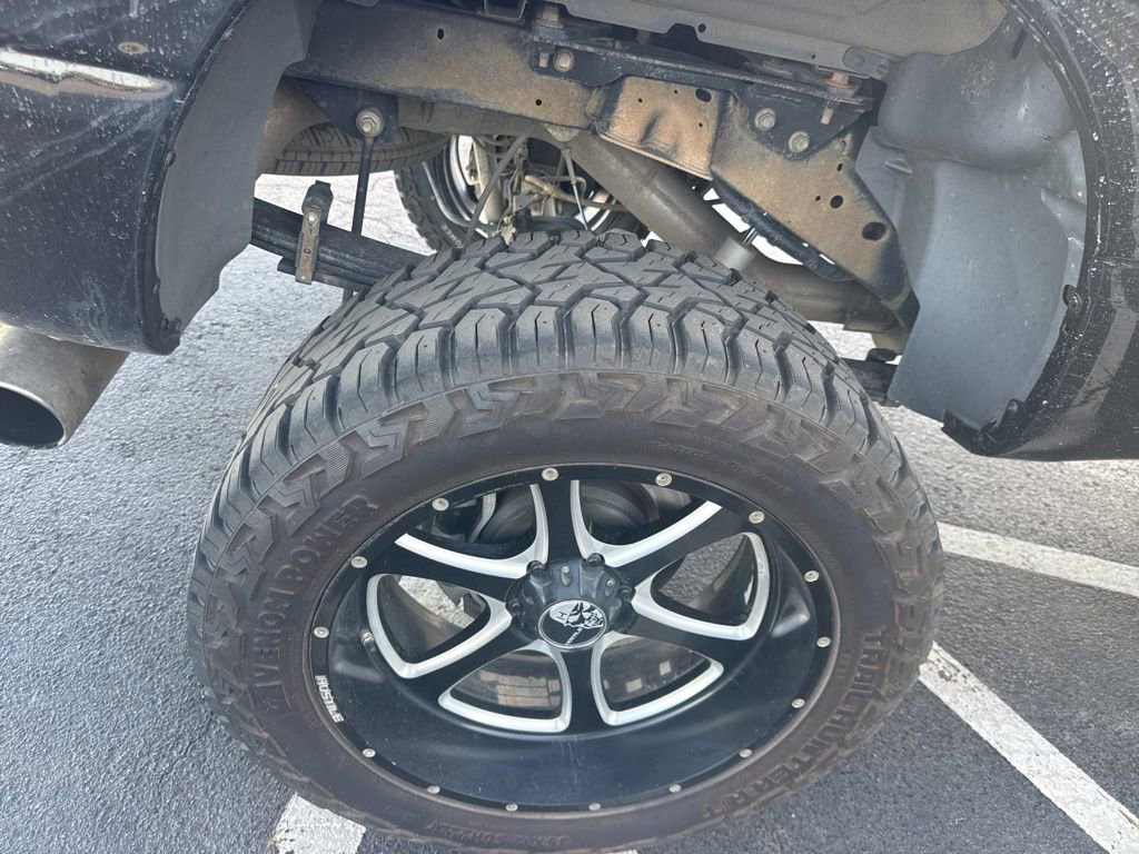 Used 2018 Nissan Titan SV w/ SV Convenience Package image 4