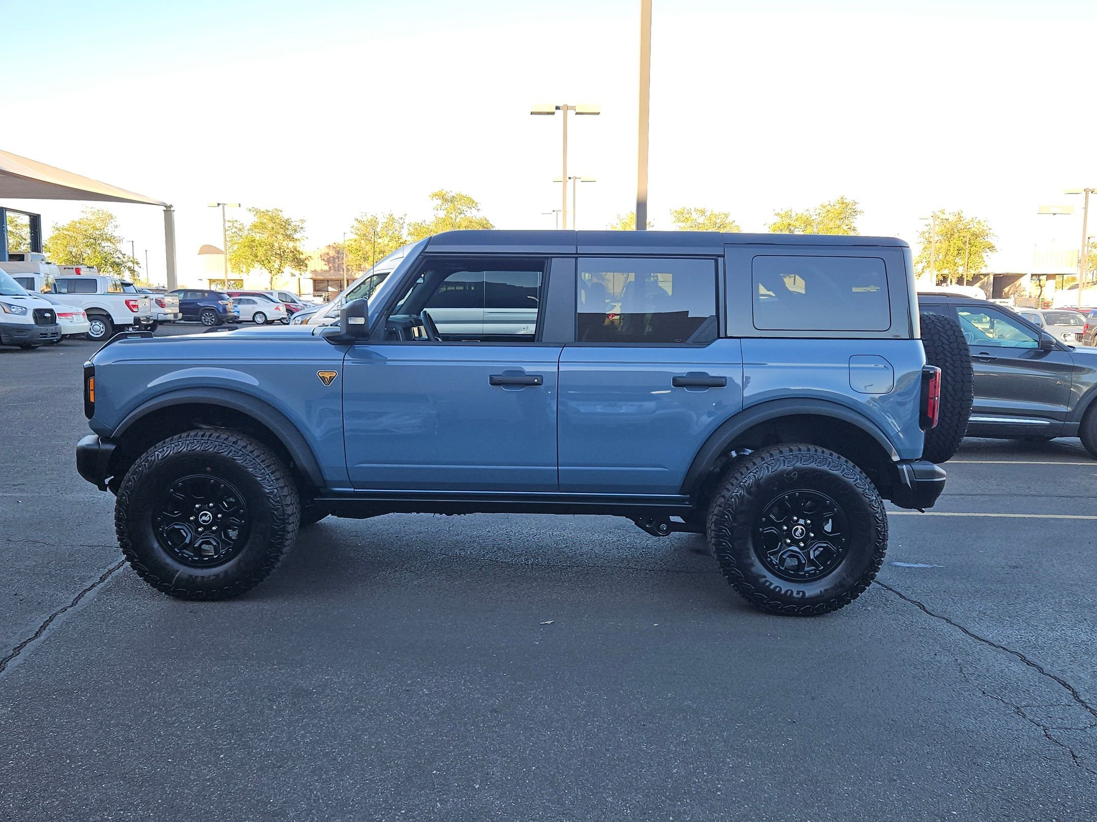 New 2025 Ford Bronco Badlands image 6