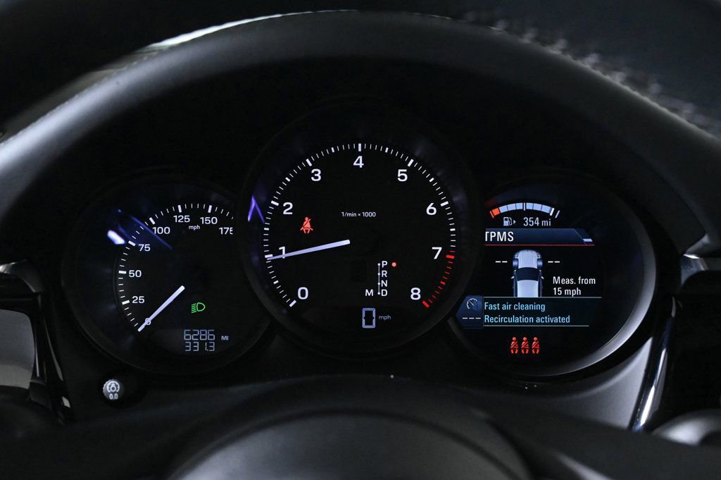 Certified 2025 Porsche Macan image 13